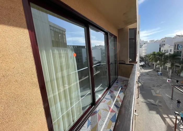 Casa Con Terraza En La Plazuela